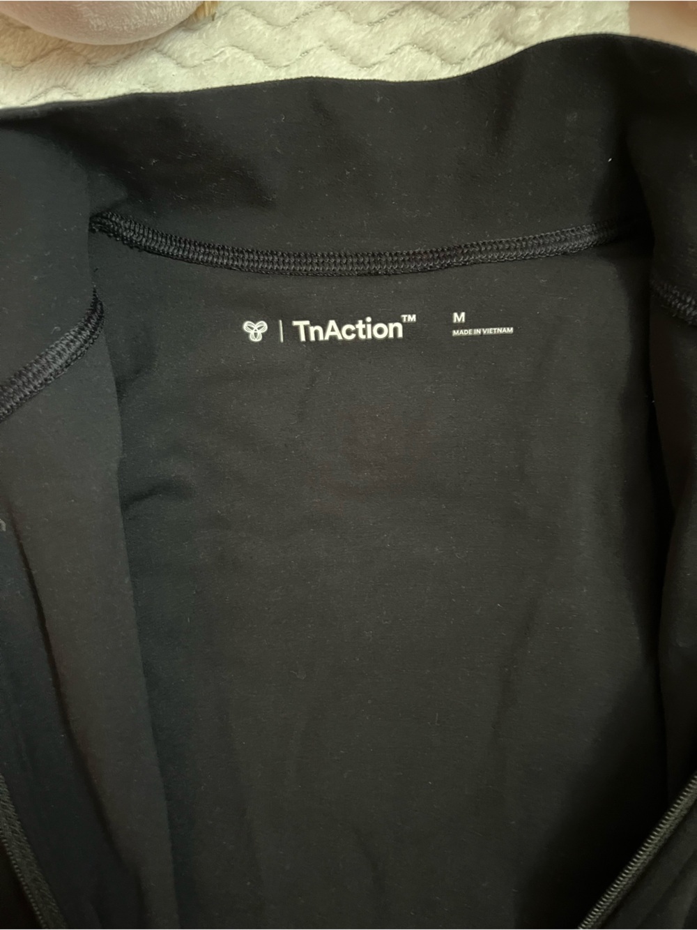 ARITZIA Black Zip-Up Cropped Athletic Jacket - Picture 2 of 3